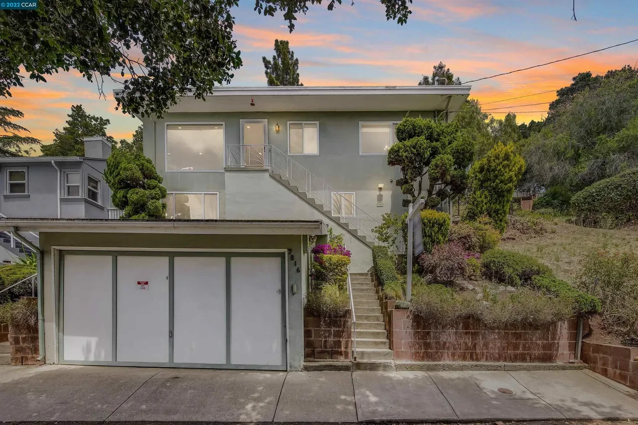 7816 Hillmont Dr, Oakland