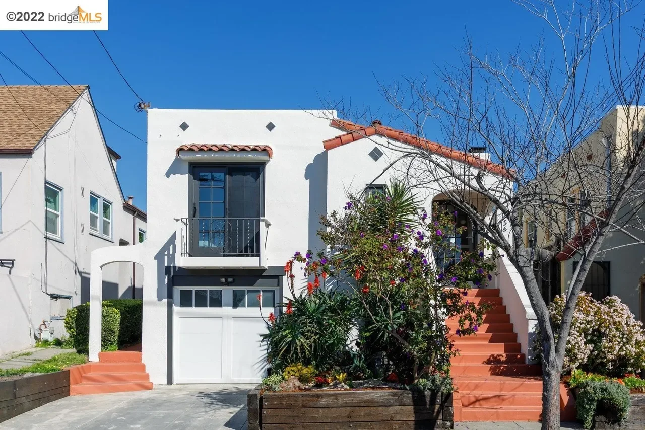  5336 Walnut St 
 2 Beds | 1 Bath | 1,270 sqft | 3,267 sqft lot   
 Sold for $1,100,000 