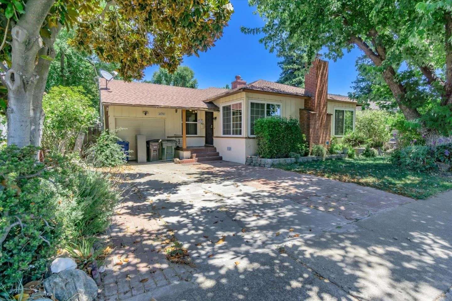  2070 Ricardo Dr 
 3 Beds | 1 Bath | 1,199 sqft | 5,775 sqft lot   
 Sold for $590,000 