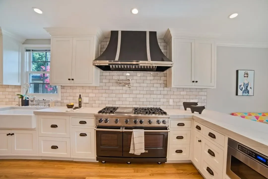 1842 University Ave 007.webp