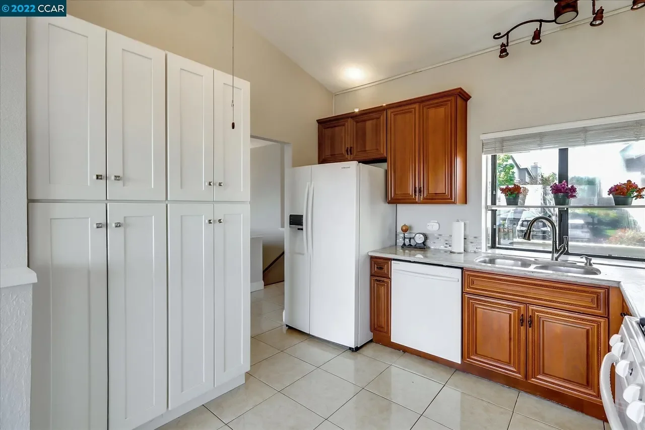 224 Manuel Ct 014.webp