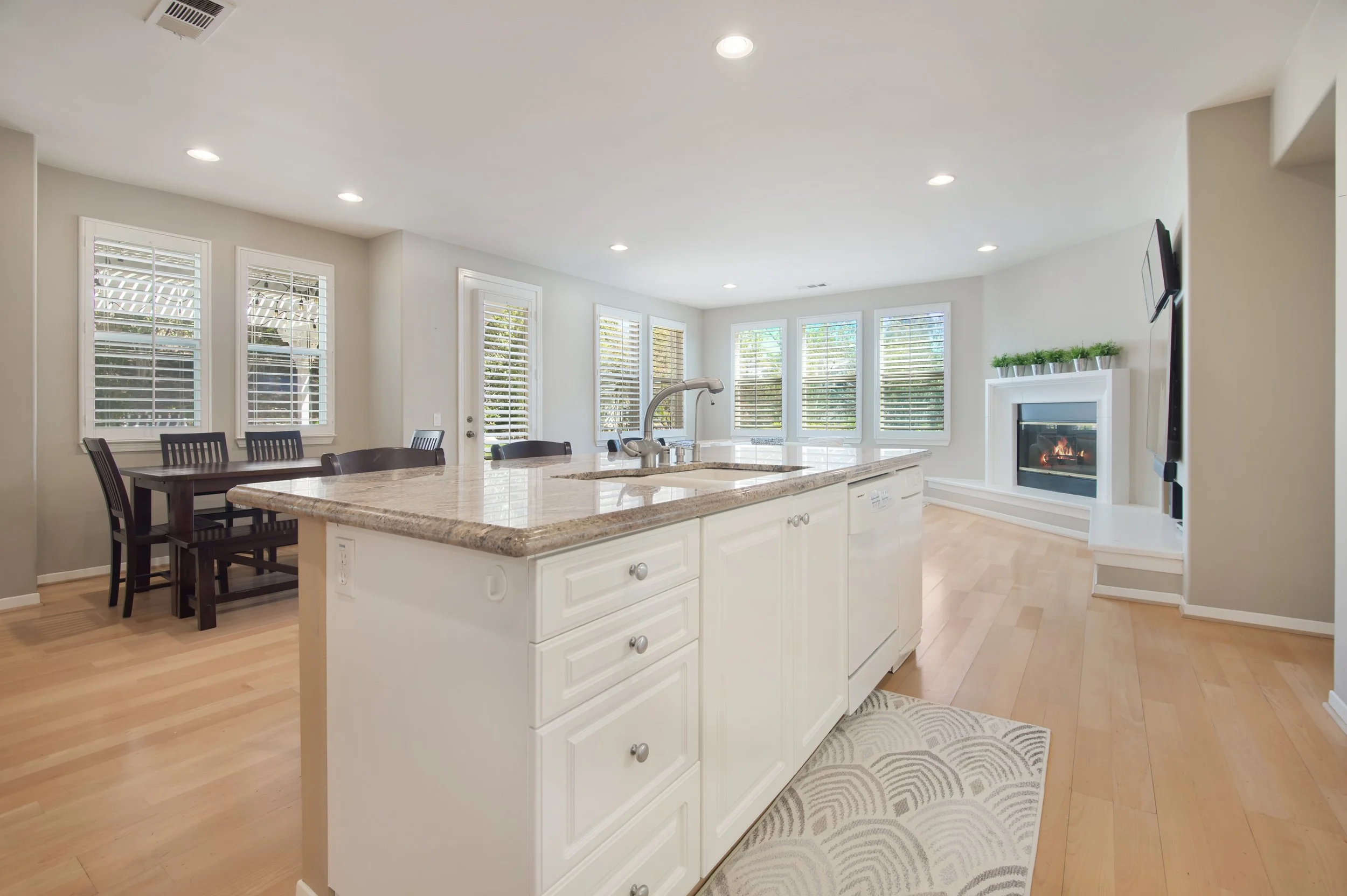 1068 N Country Club kit1.jpg