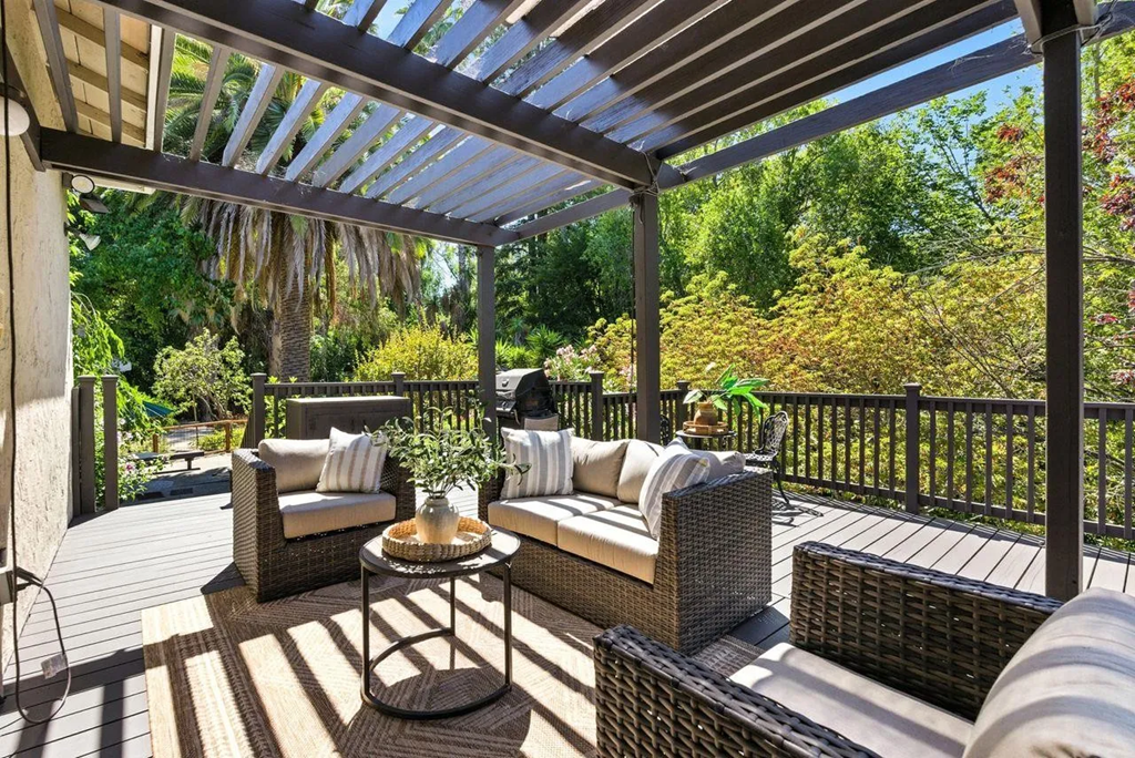 2040 Longden Cir 023.png