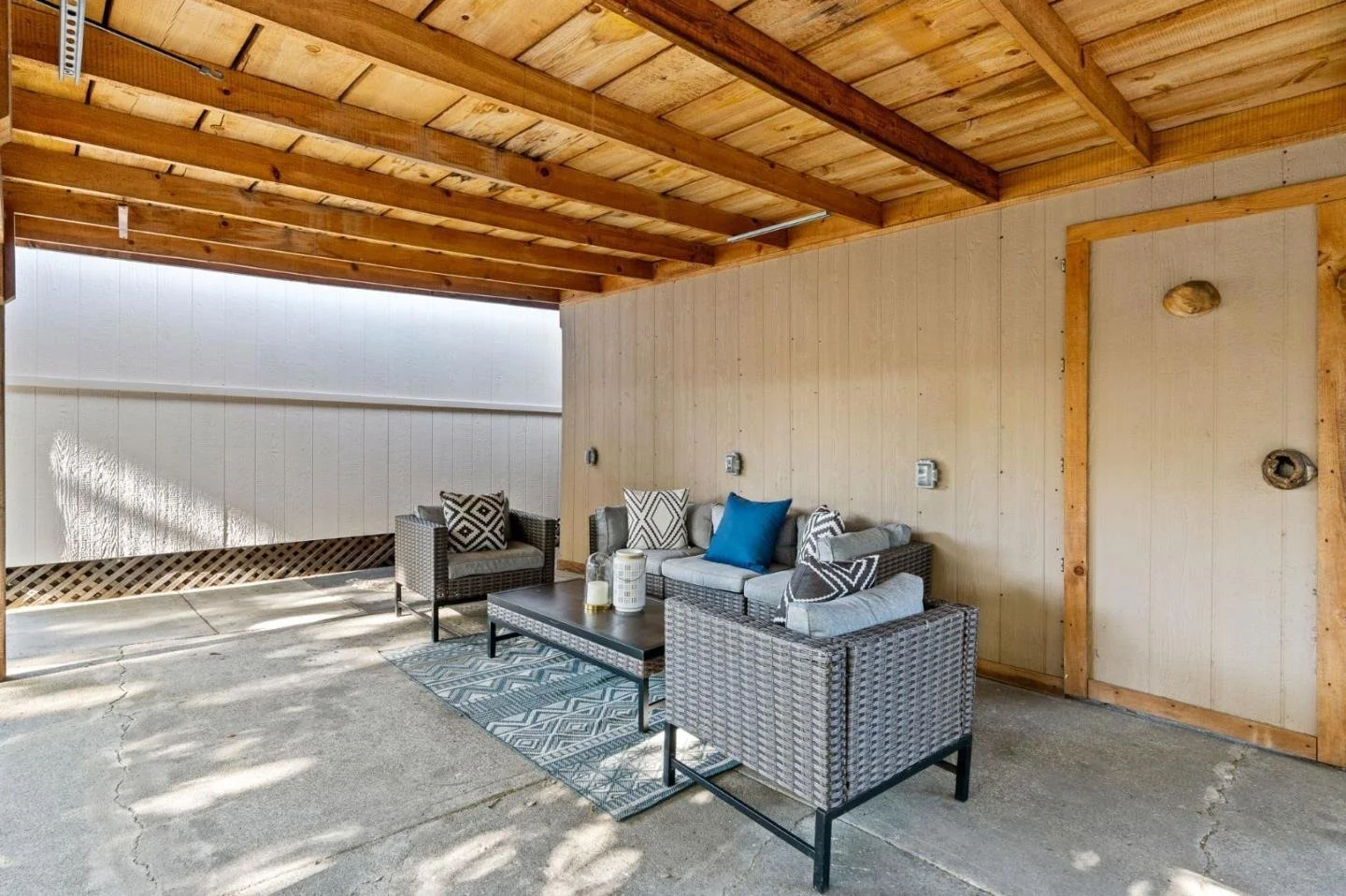 16220 Blossom Hill Rd 043.jpg