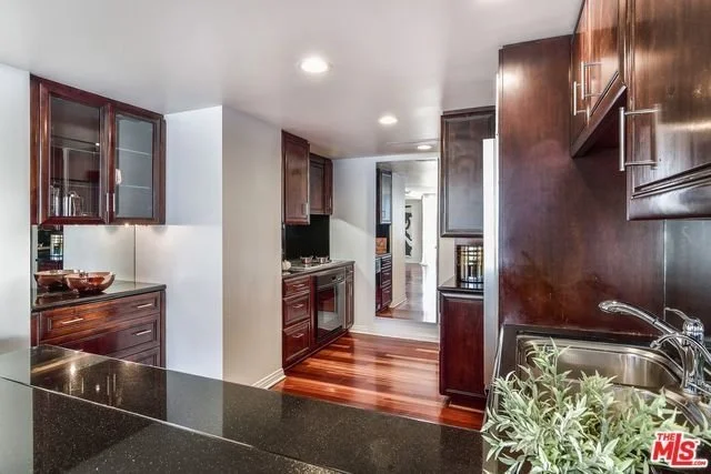 2170 Century Park East #2105 005.jpg