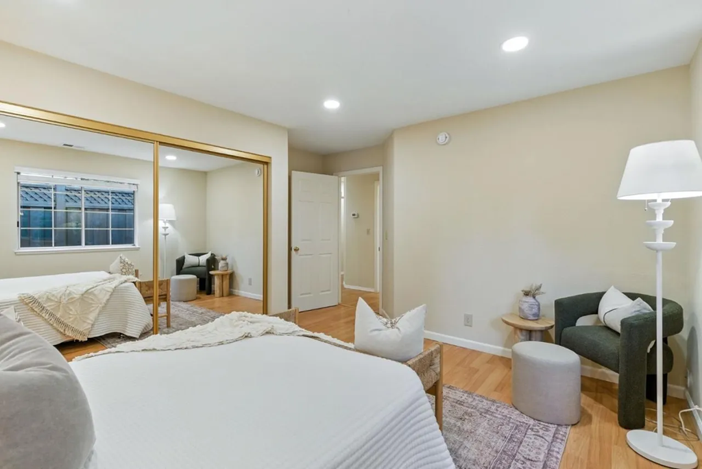 2188 Yorkshire Way 028.png