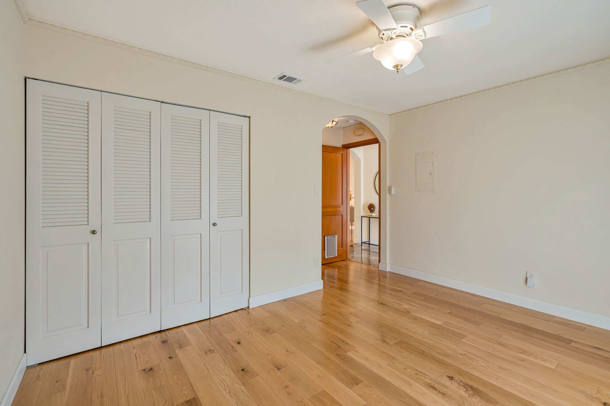24-web-or-mls-9-newcastle-ct.jpg