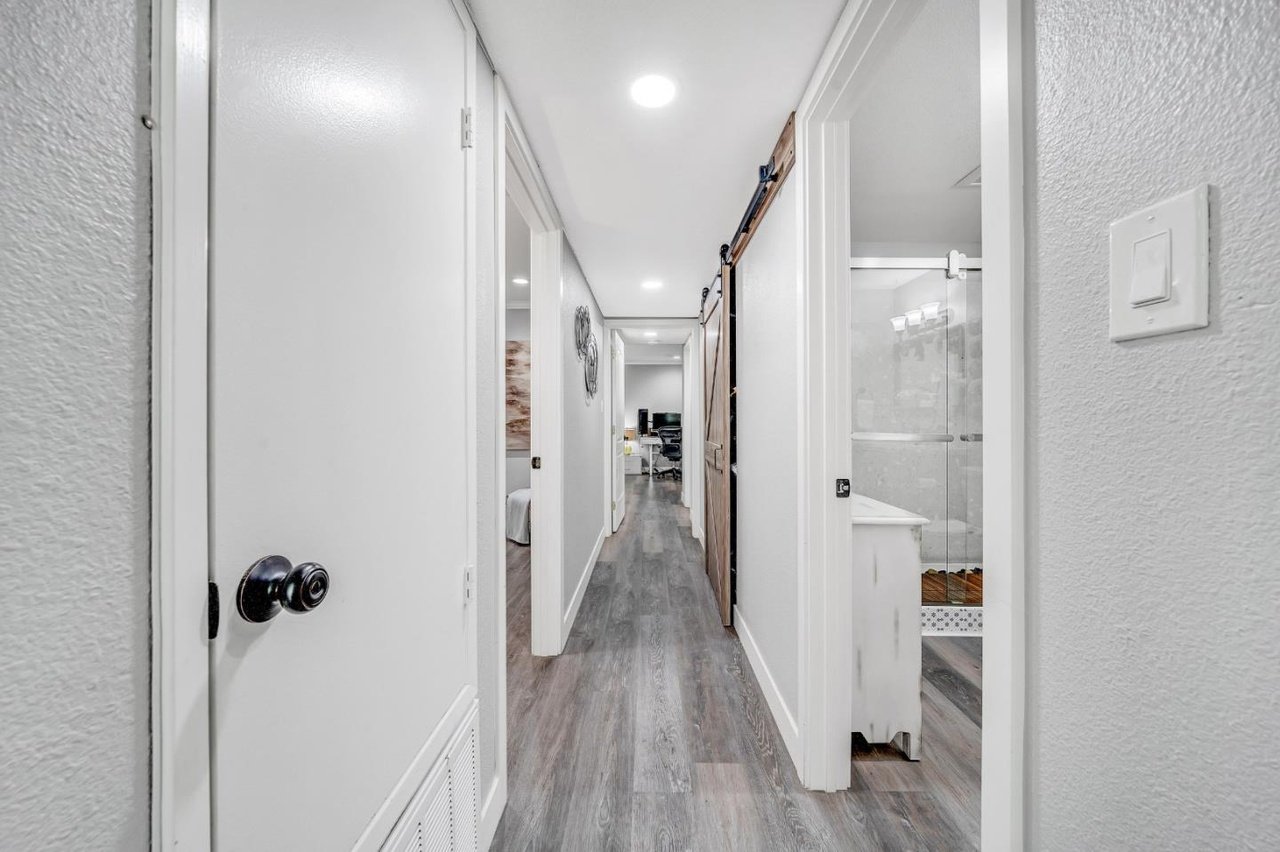 1192 Oakview Rd 013.jpg