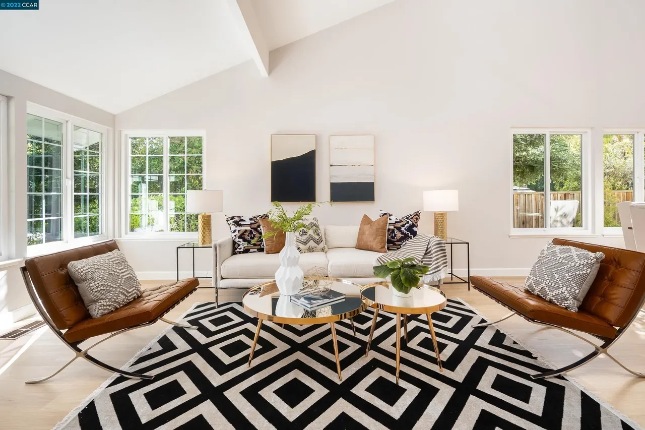 48 Longwood Ct 004.webp