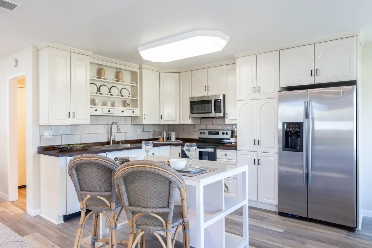 2070 Kaywoodie St 011.webp