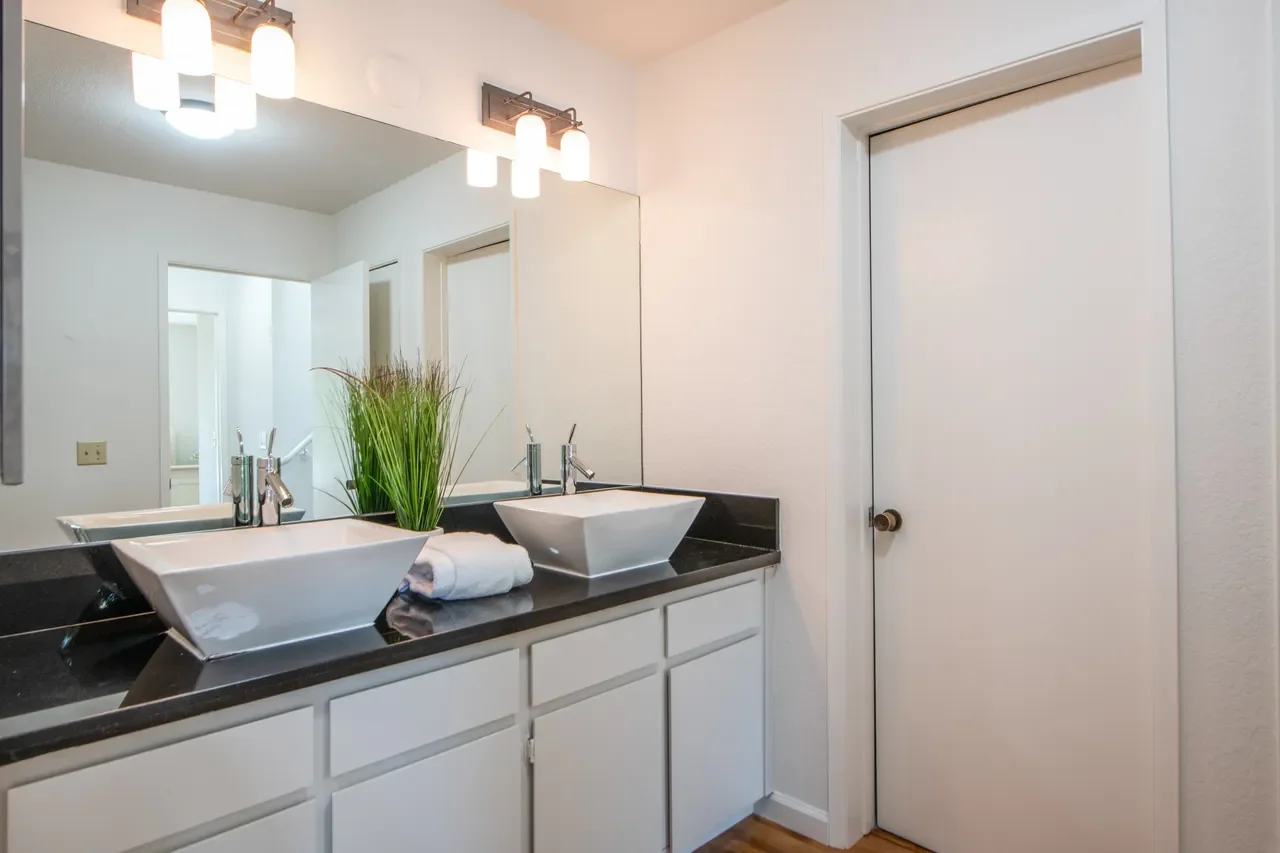 109 Headlands Ct 018.webp