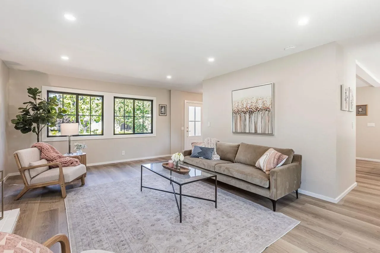 2556 Diericx Dr 020.webp