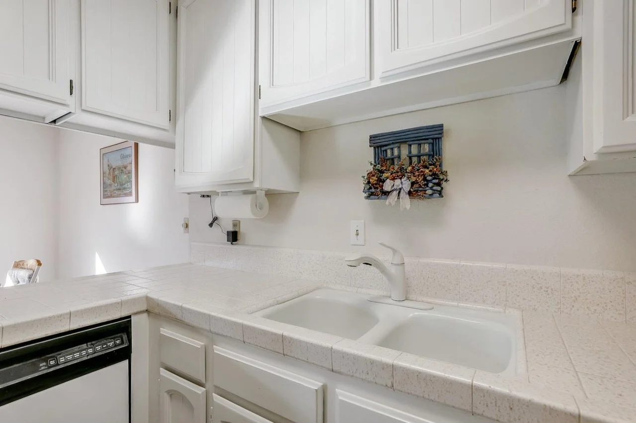 345 Coleridge Dr #93 009.jpg