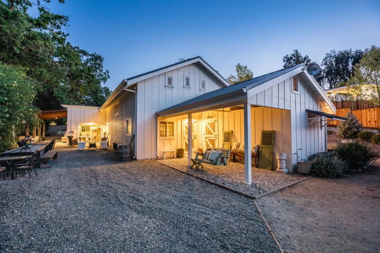 16466 Bonnie Ln 045.webp