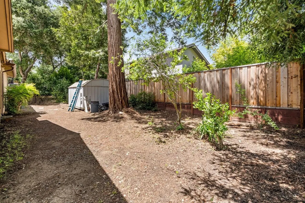 24401 Summerhill Ave 008.png