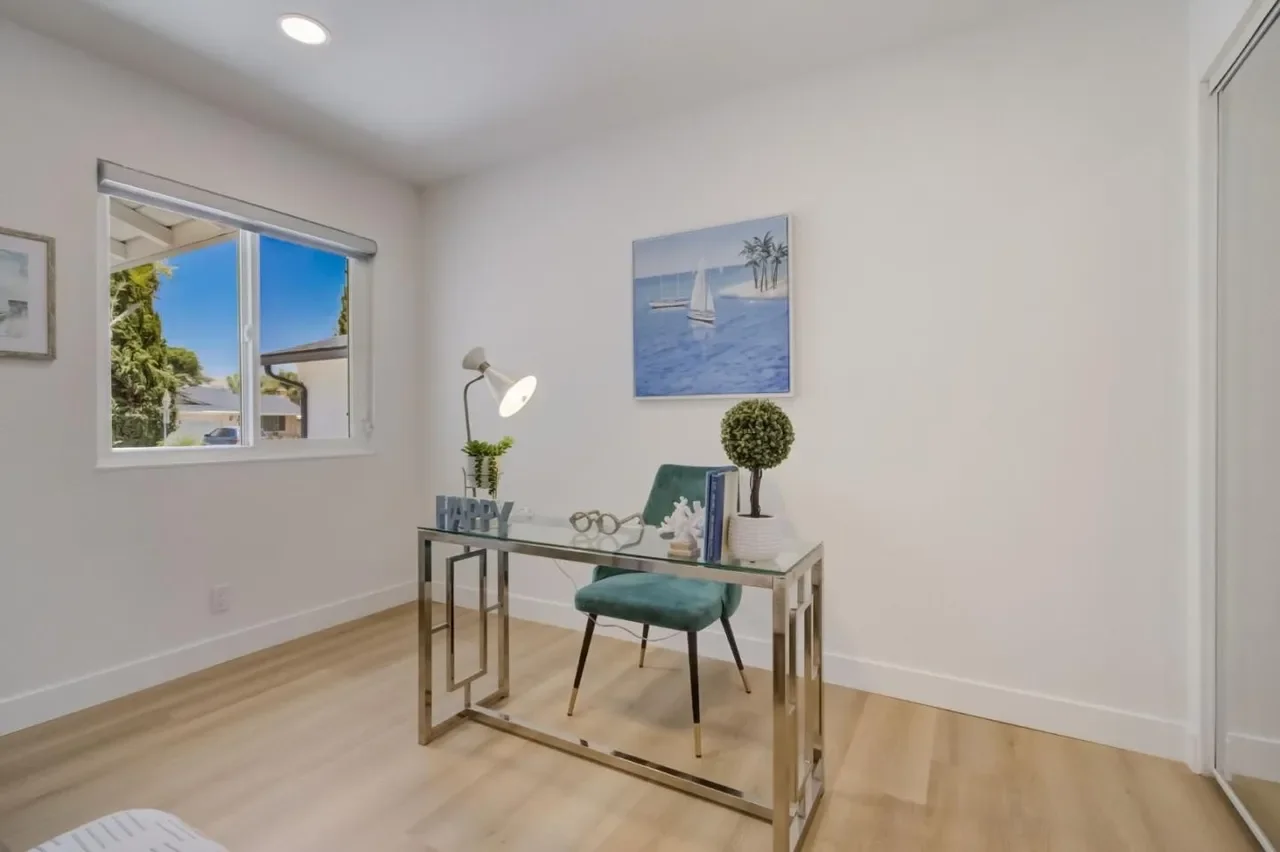 2829 Sand Point Dr 012.webp