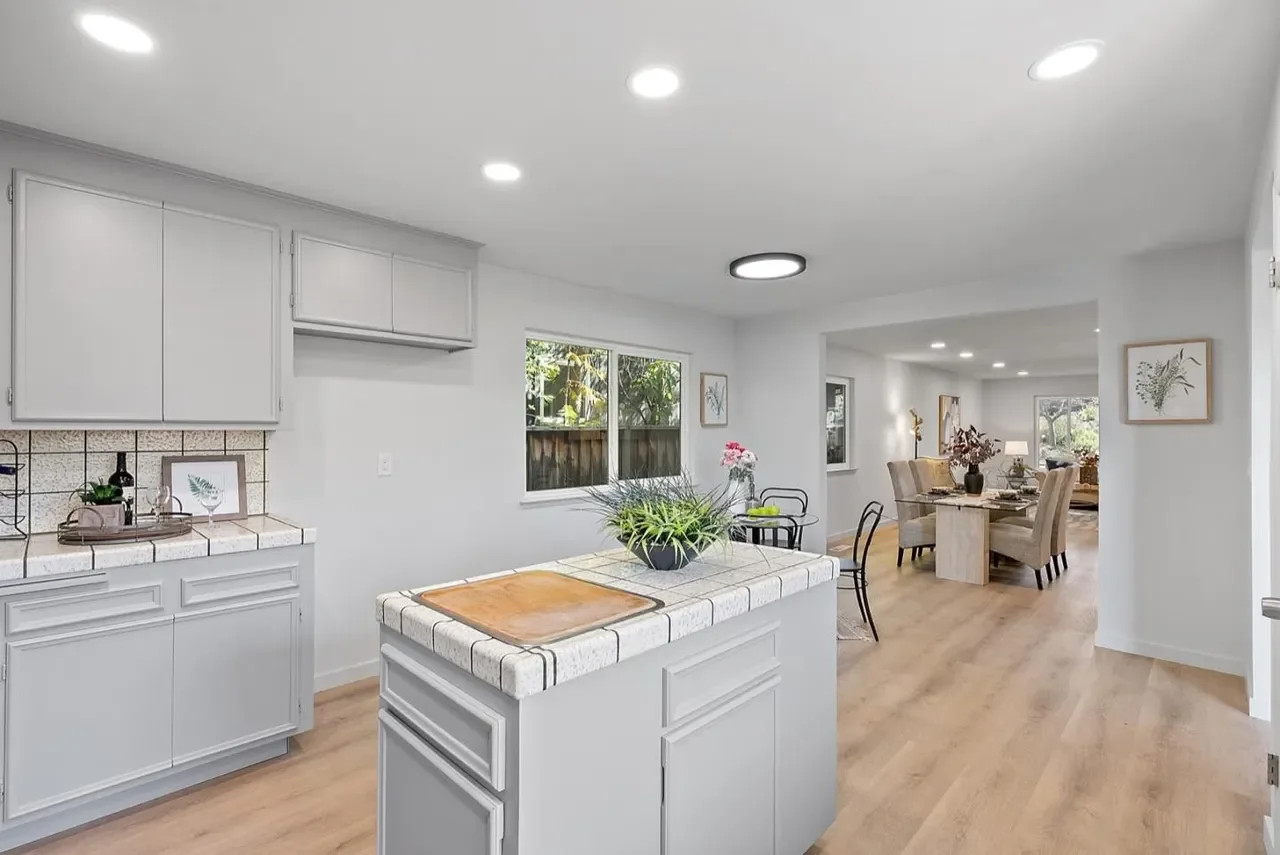 6672 Hampton Dr 016.webp