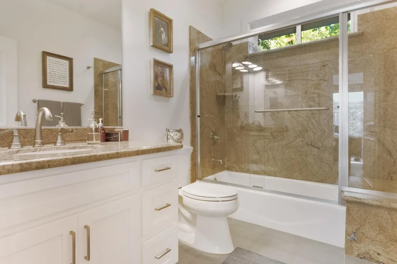 495 Coastview Dr 039.webp