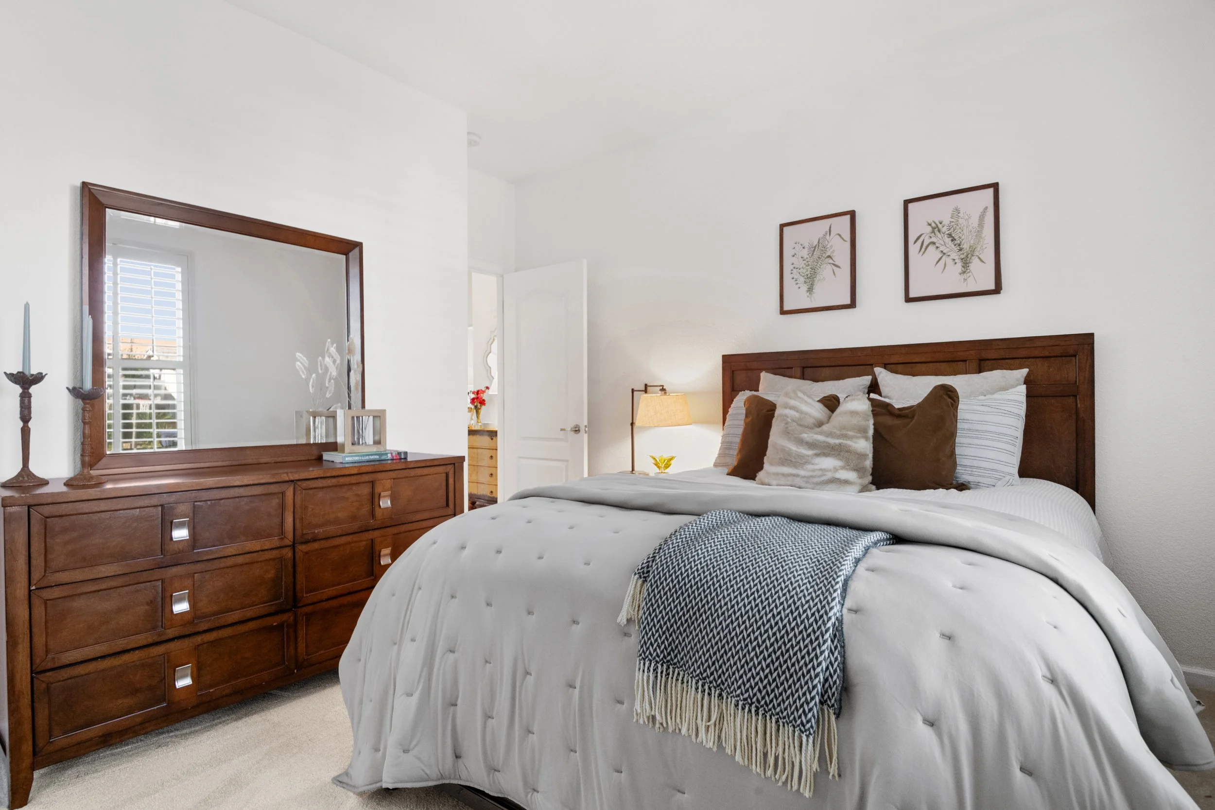 1112 Park West Dr bed 6 copy.jpg