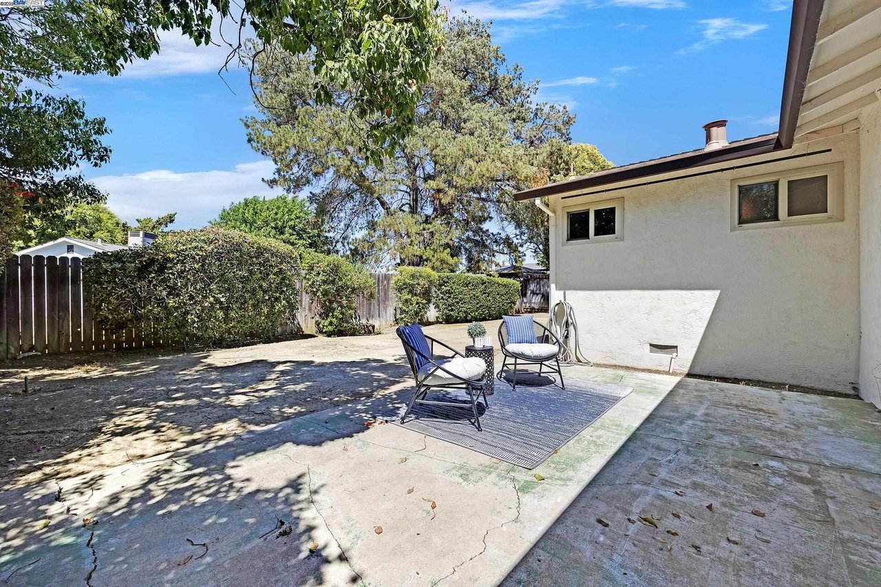 3962 Fordham Way 030.jpg