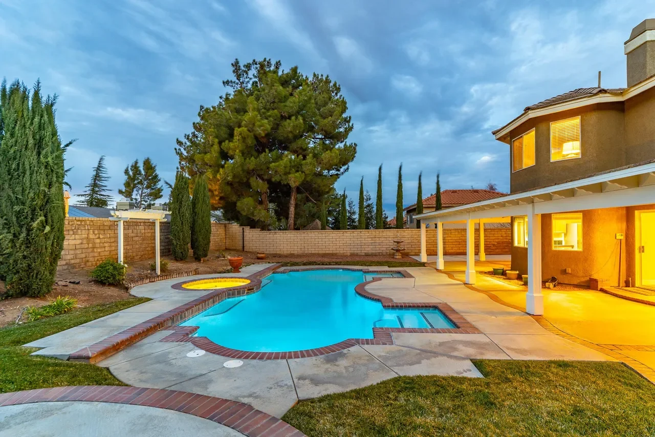 41245 Sequoia Ave 005.webp