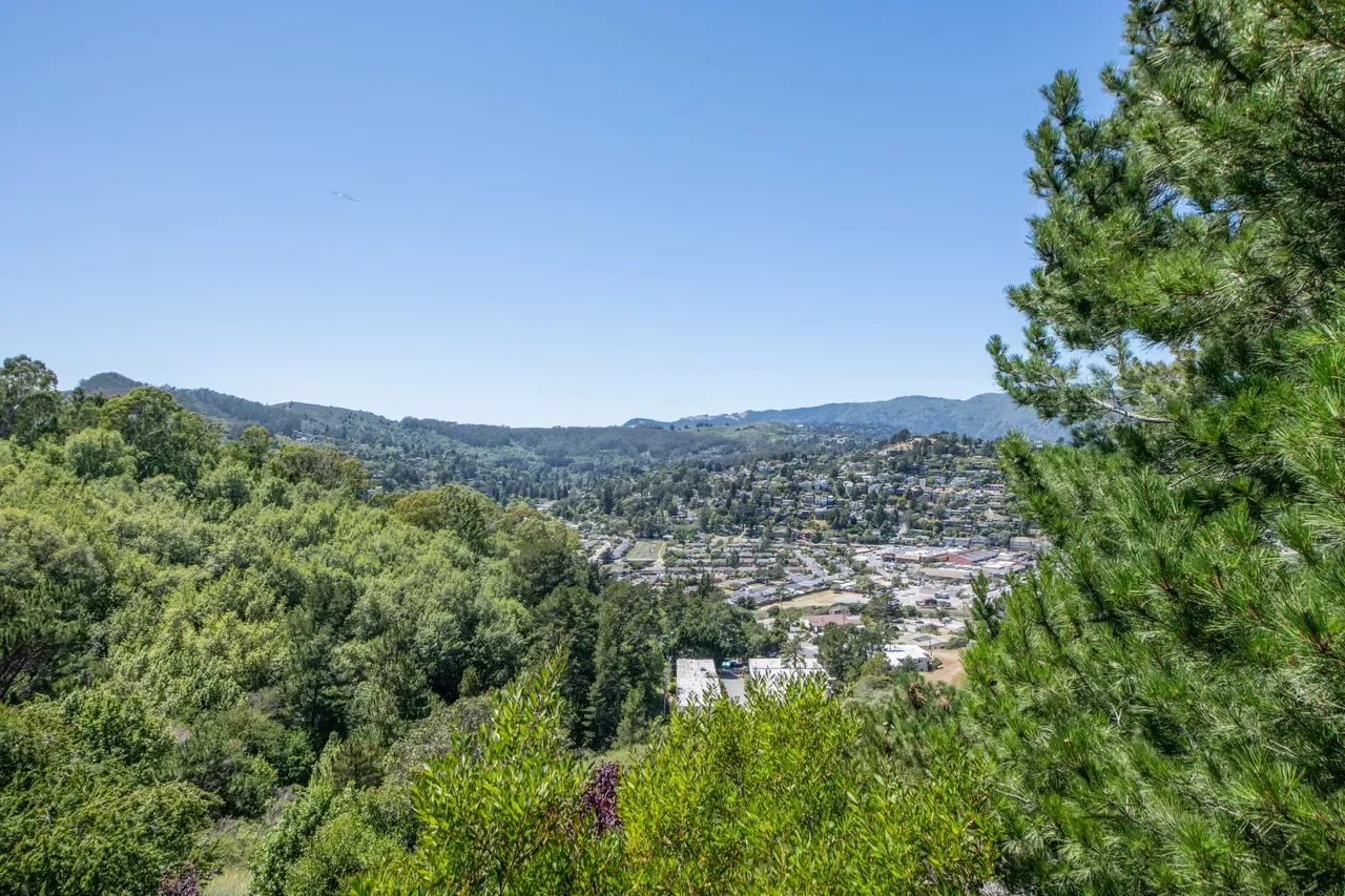 109 Headlands Ct 012.webp