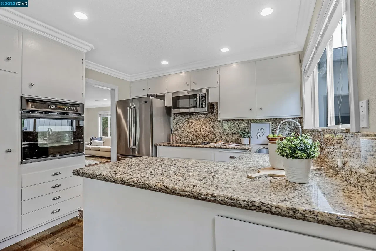 27 Nob Hill Dr 038.webp