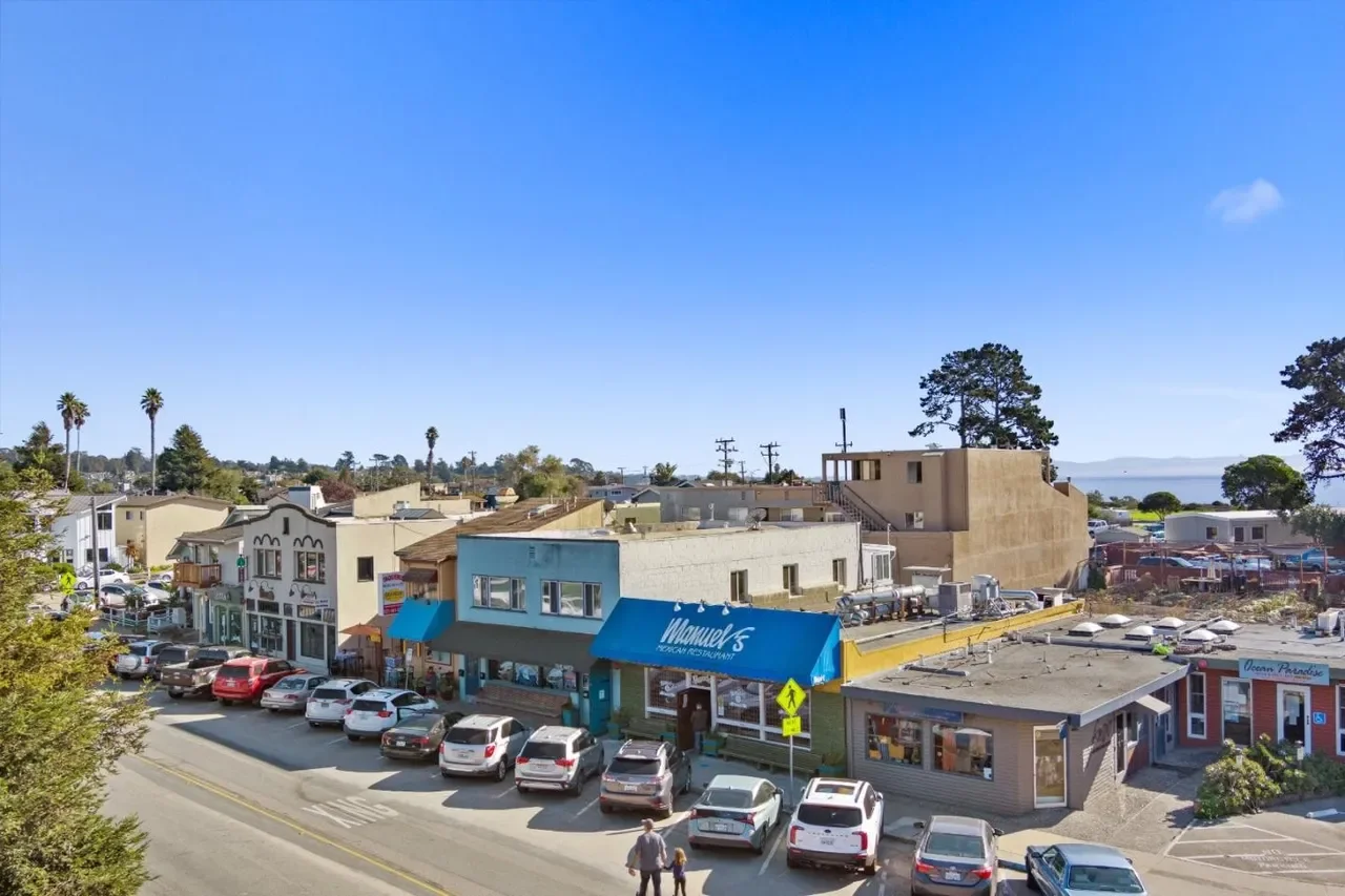 526 Harriet Ave 036.webp