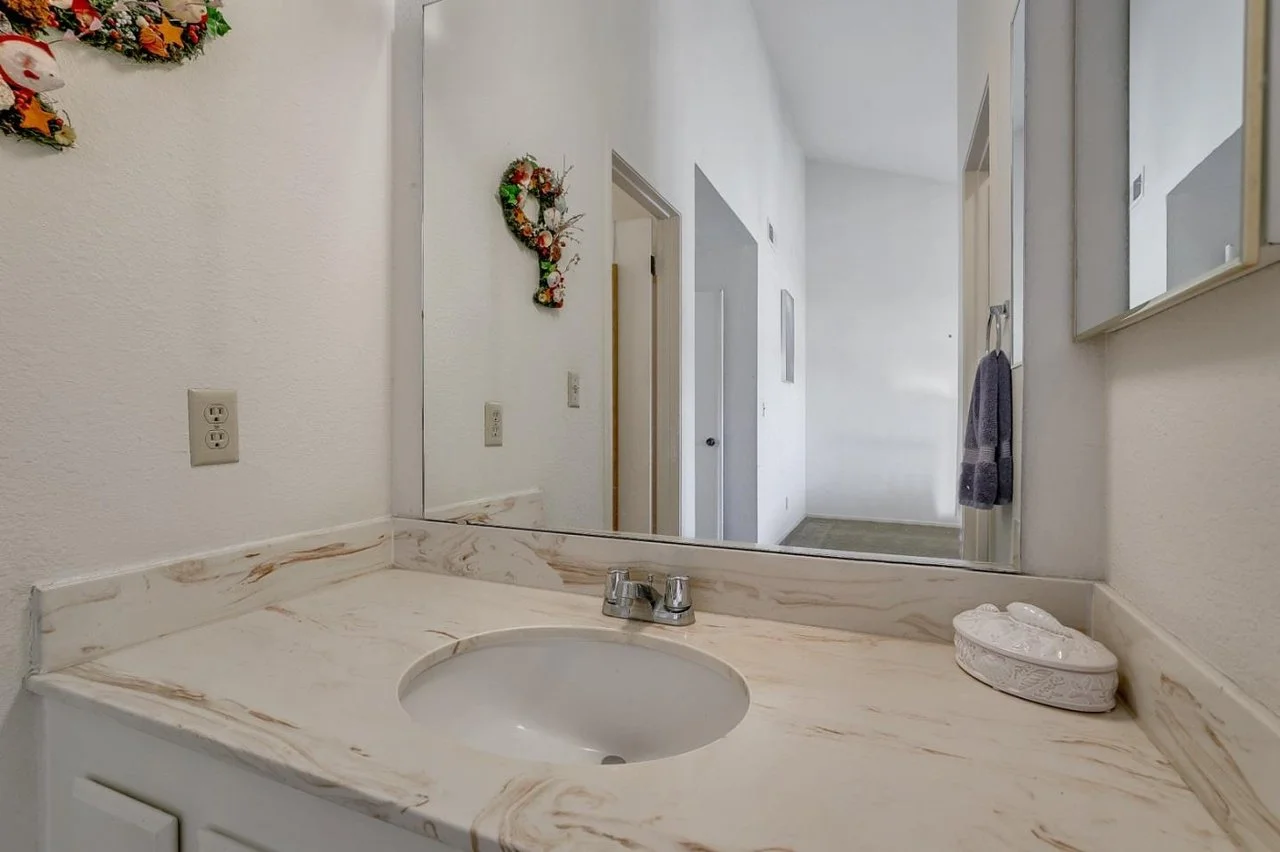 345 Coleridge Dr #93 035.jpg