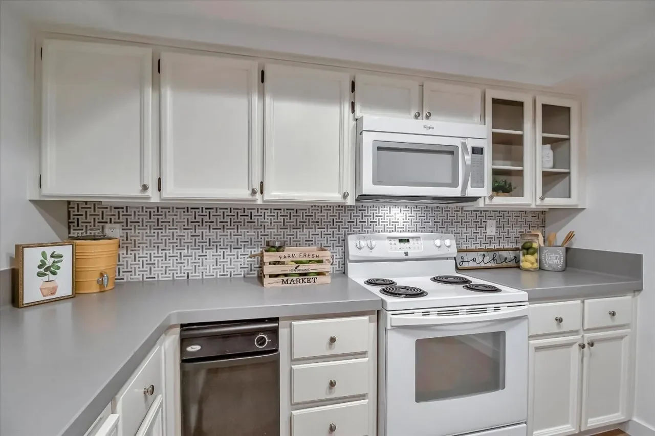 4108 Thain Way 005.webp