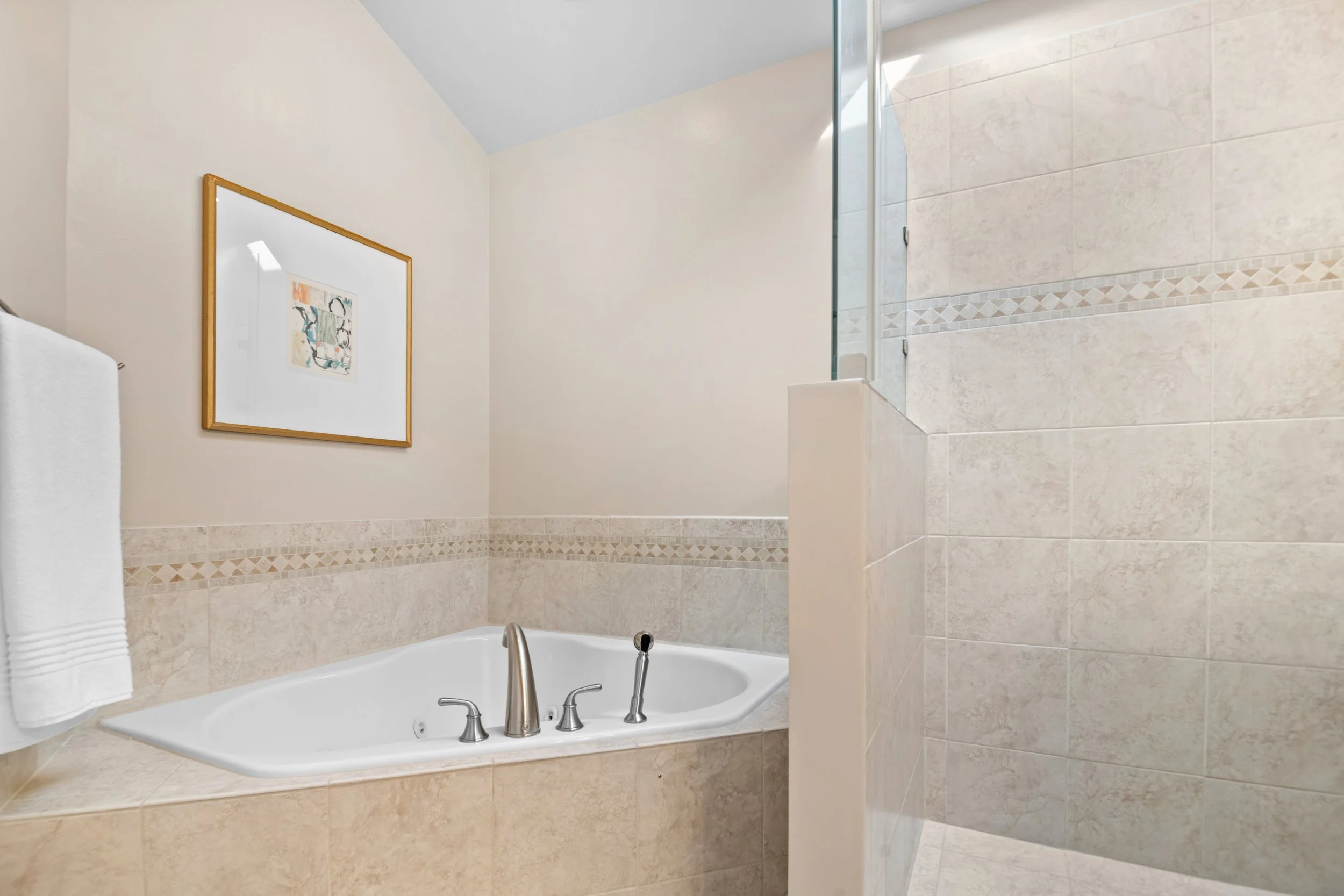 340 Santa Inez Way bath 1 copy.jpg