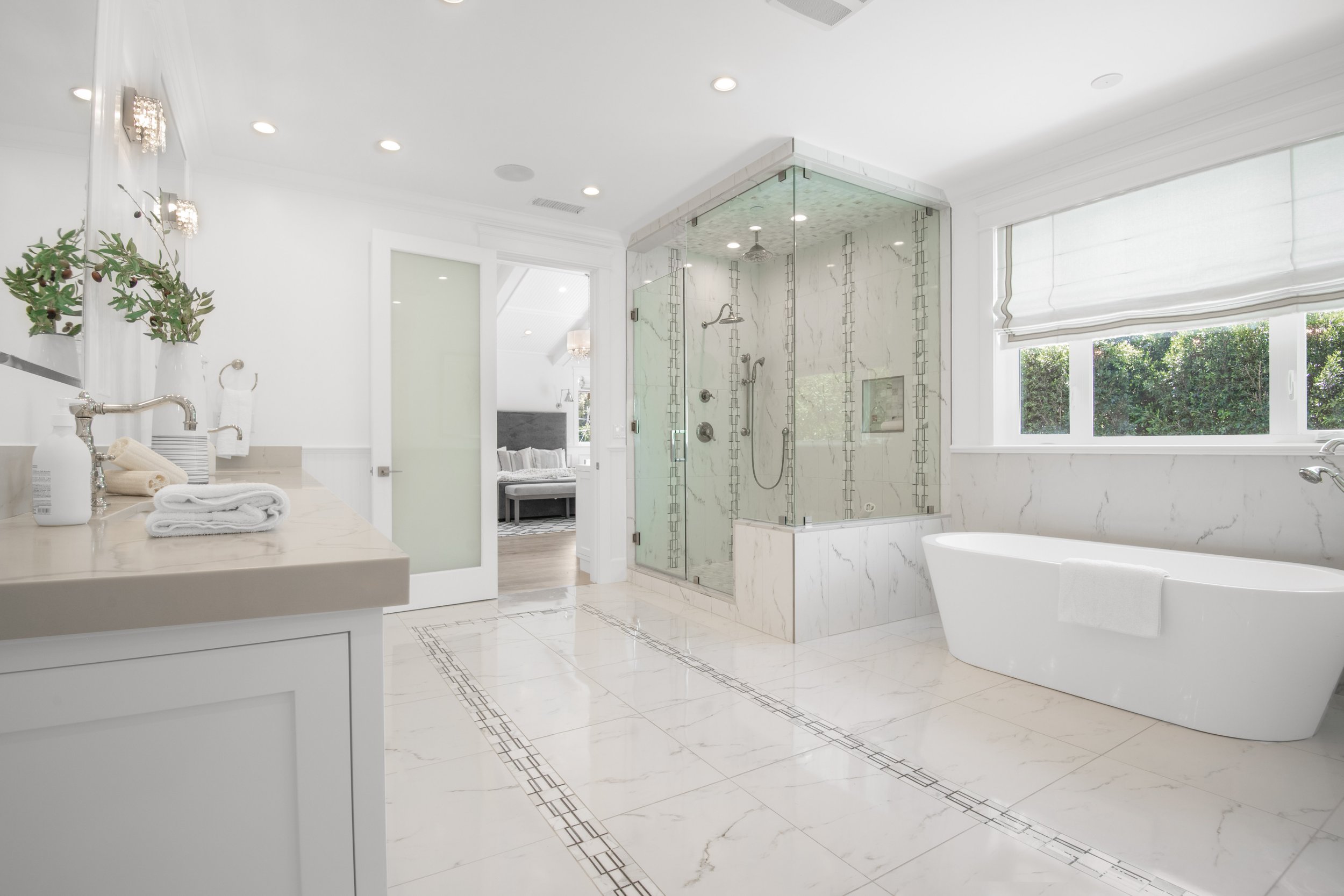 5111 Greenbush Ave pri bath 4.jpg