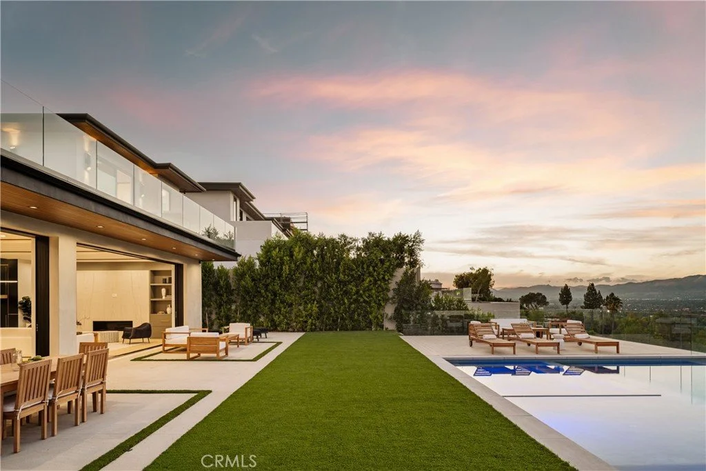 18807 Edleen Dr 049.jpg