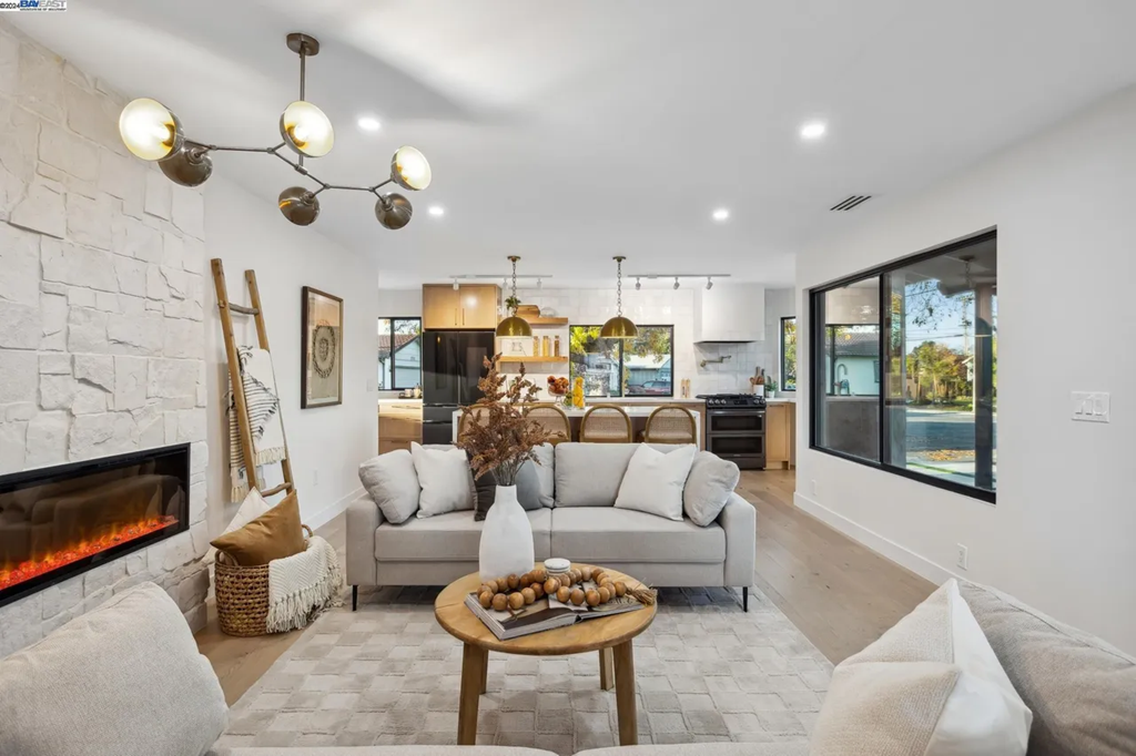 1733 Kelly St 009.png