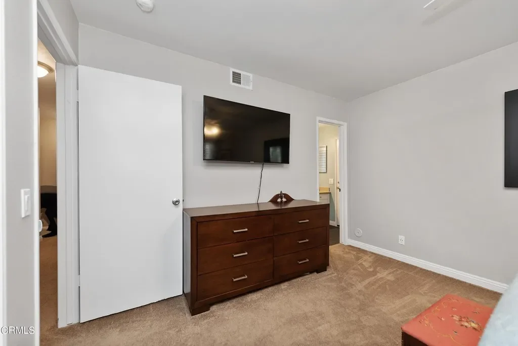 3090 Dwight Ave 022.webp