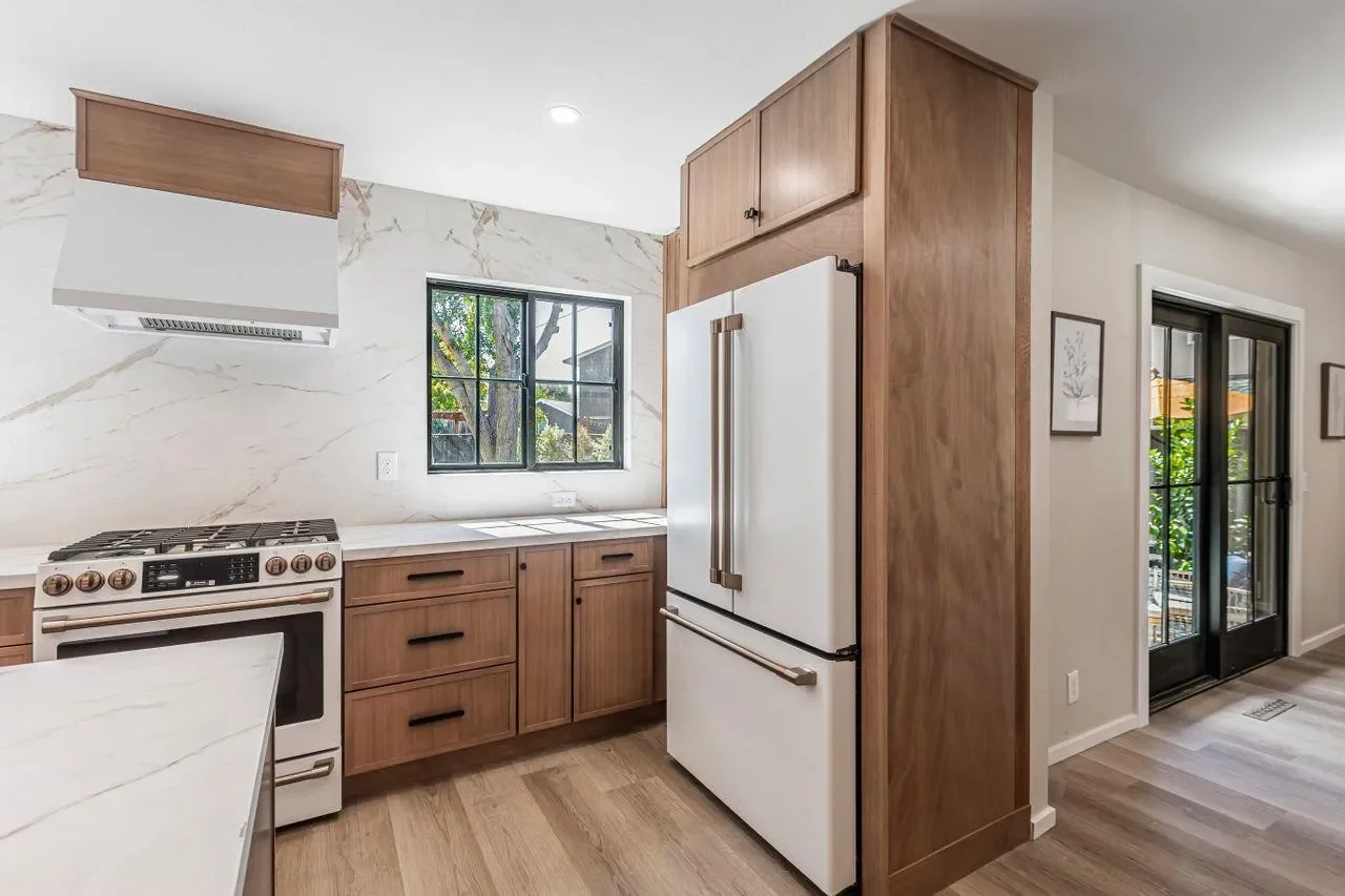 2556 Diericx Dr 008.webp