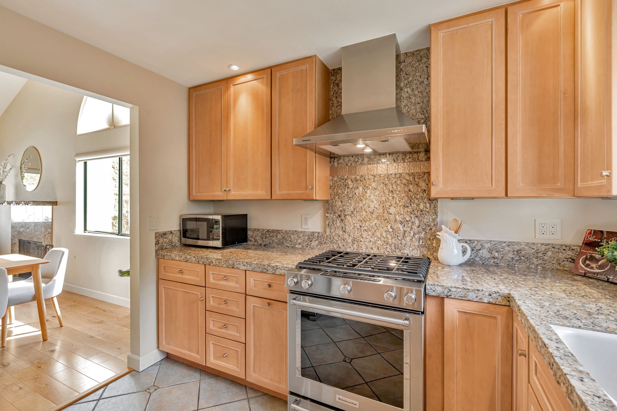 14-web-or-mls-9-newcastle-ct.jpg