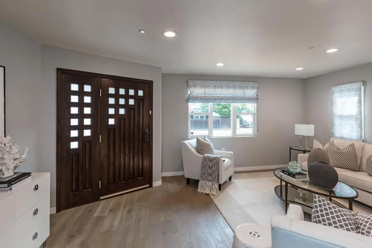 52 Murray Ct 005.webp