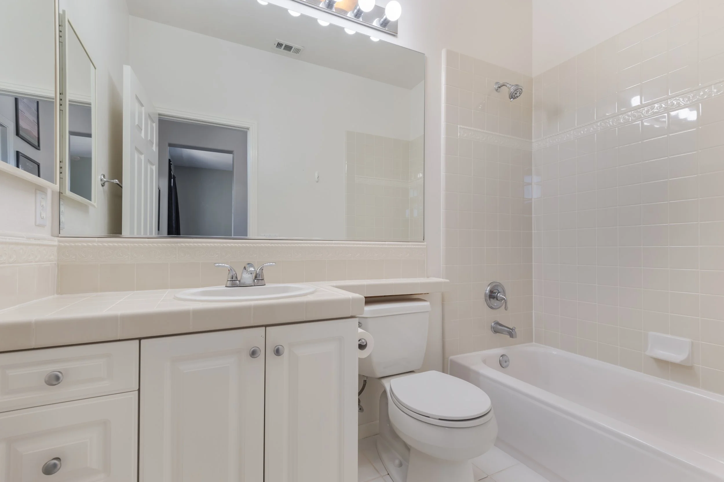 1068 N Country Club rr1.jpg