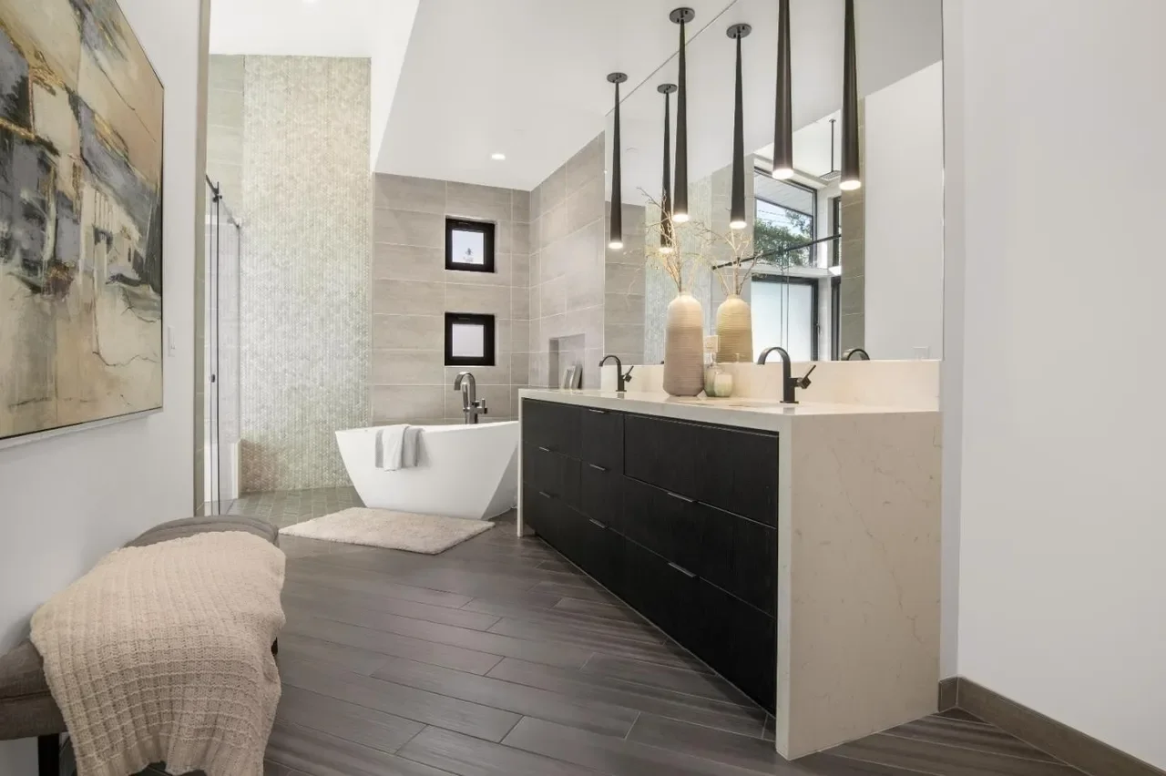 30 Roberts Rd 025.webp