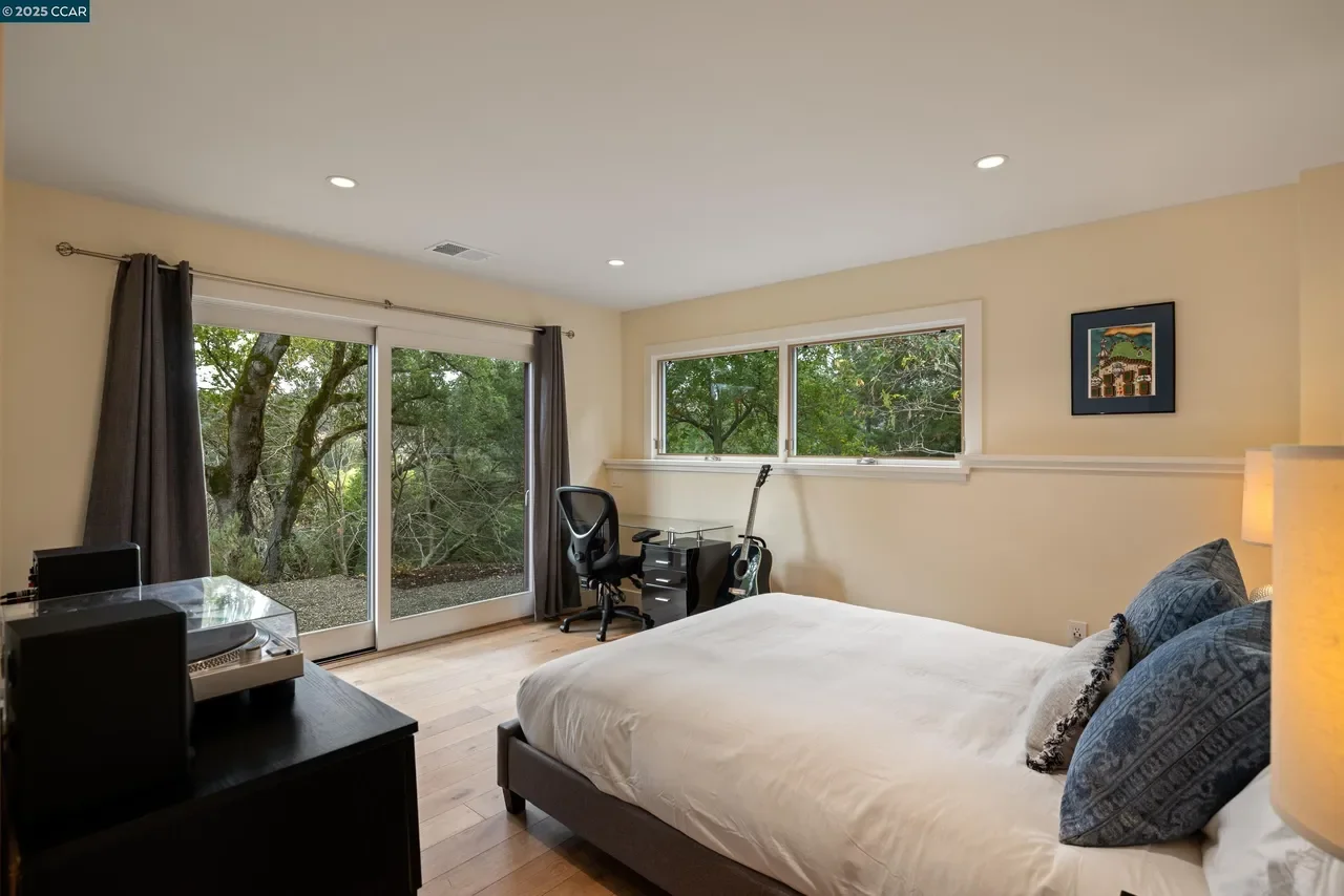 42 Crestview Dr 037.webp