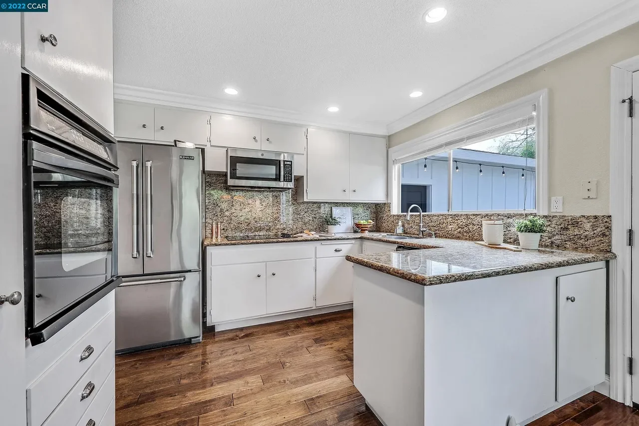 27 Nob Hill Dr 037.webp