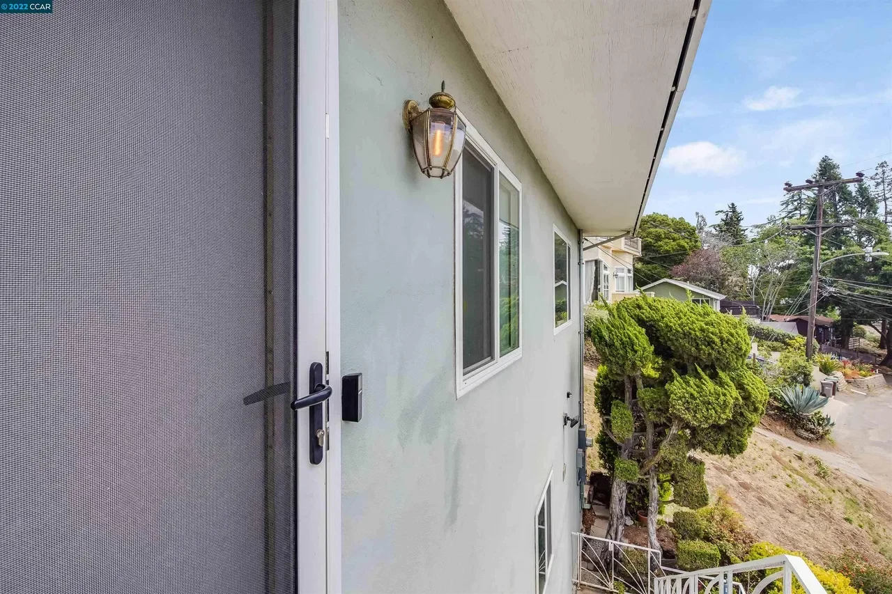 7816 Hillmont Dr 021.webp