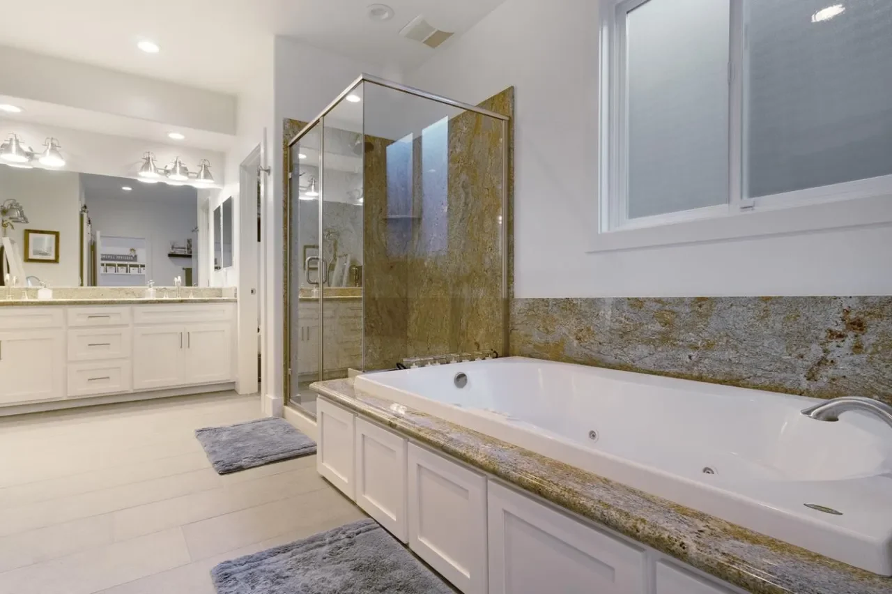 495 Coastview Dr 036.webp