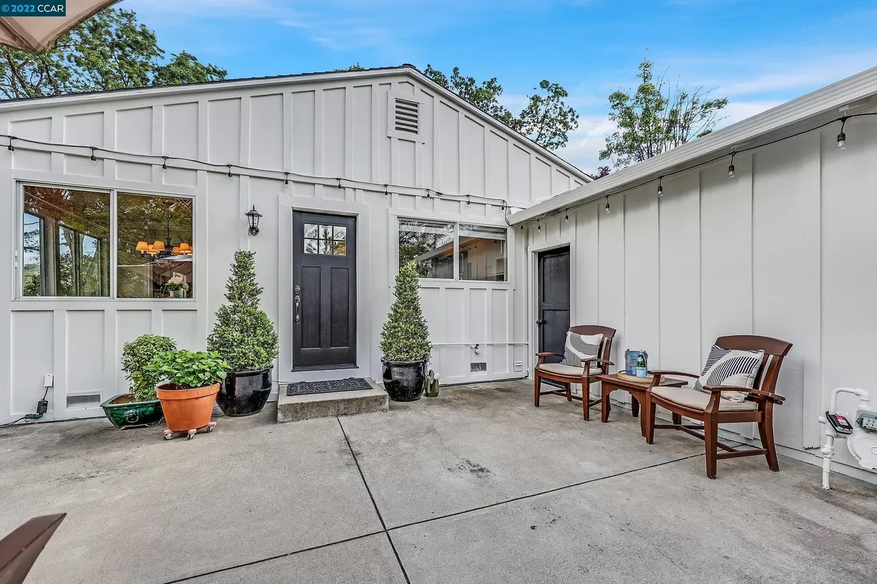 27 Nob Hill Dr 007.webp