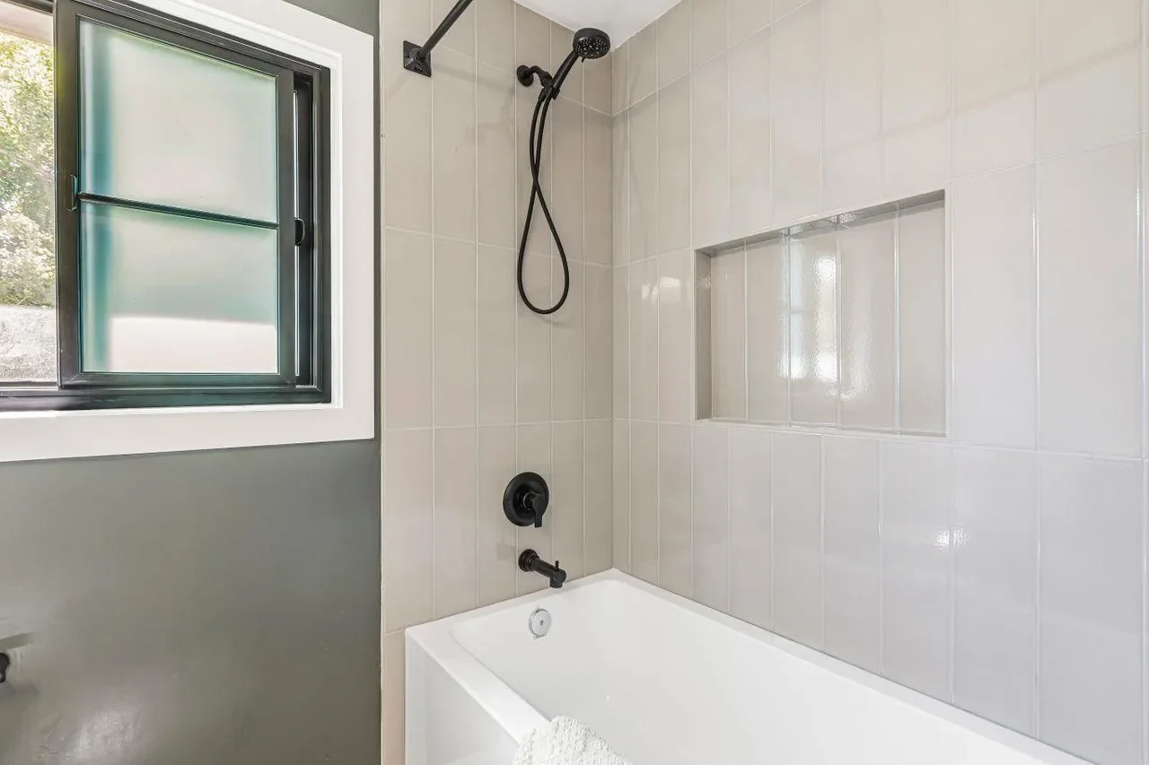 2556 Diericx Dr 034.webp