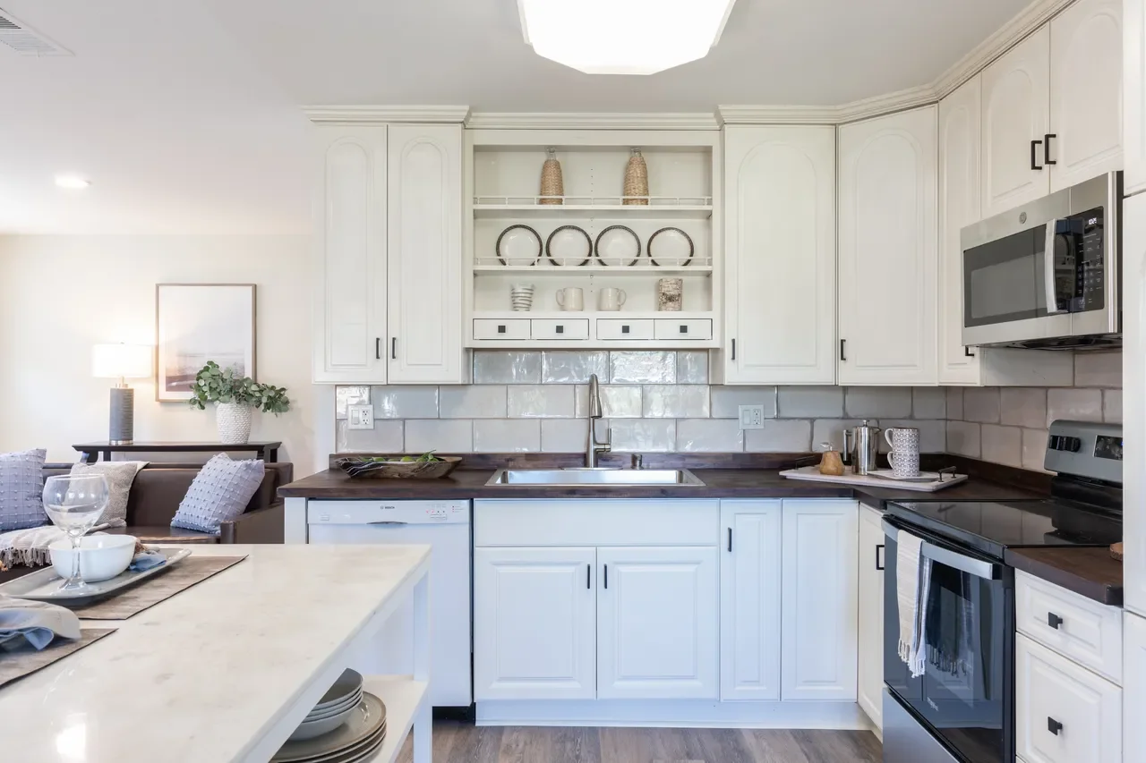 2070 Kaywoodie St 017.webp