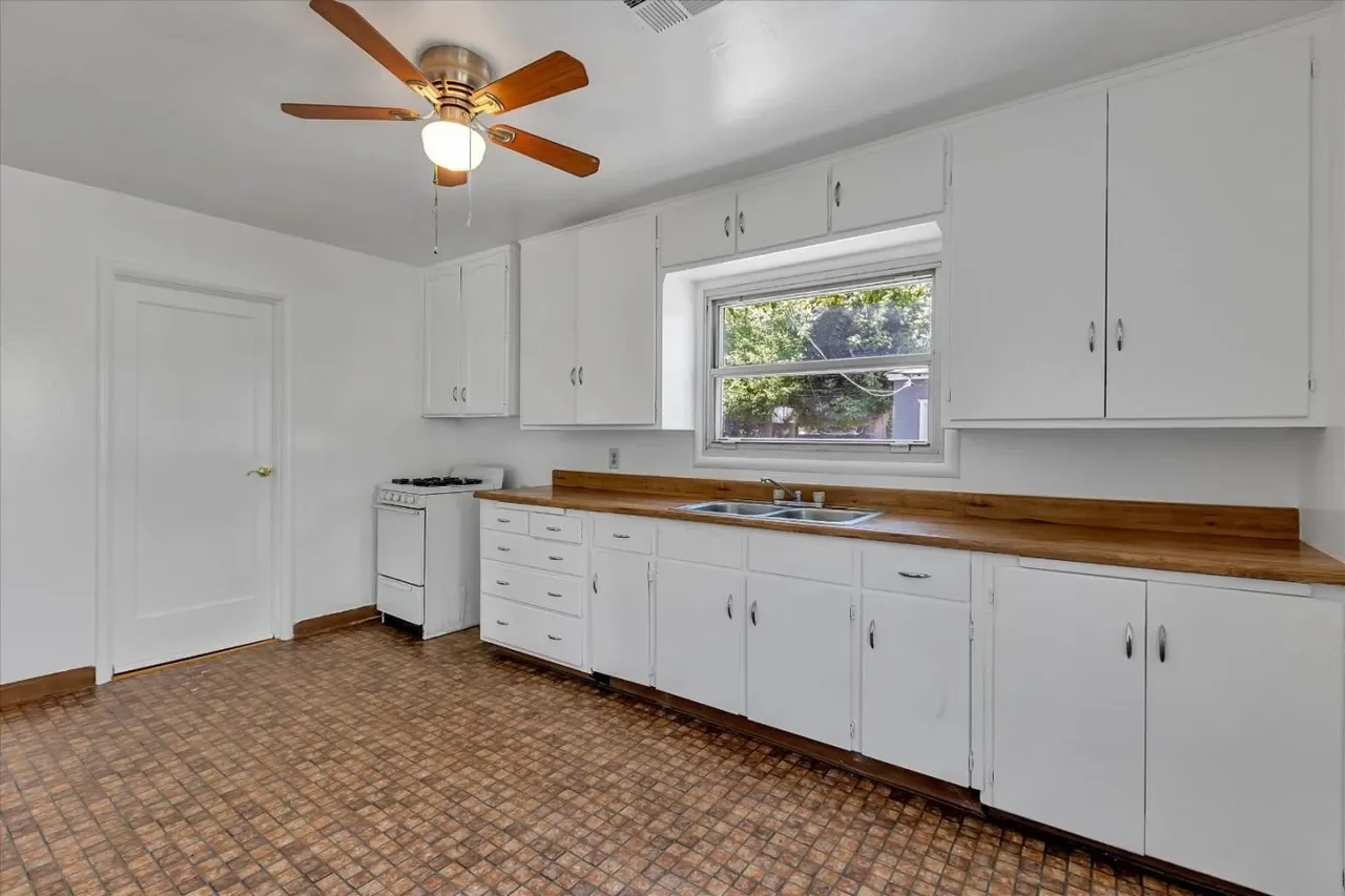 4314 Cheeney St 008.webp