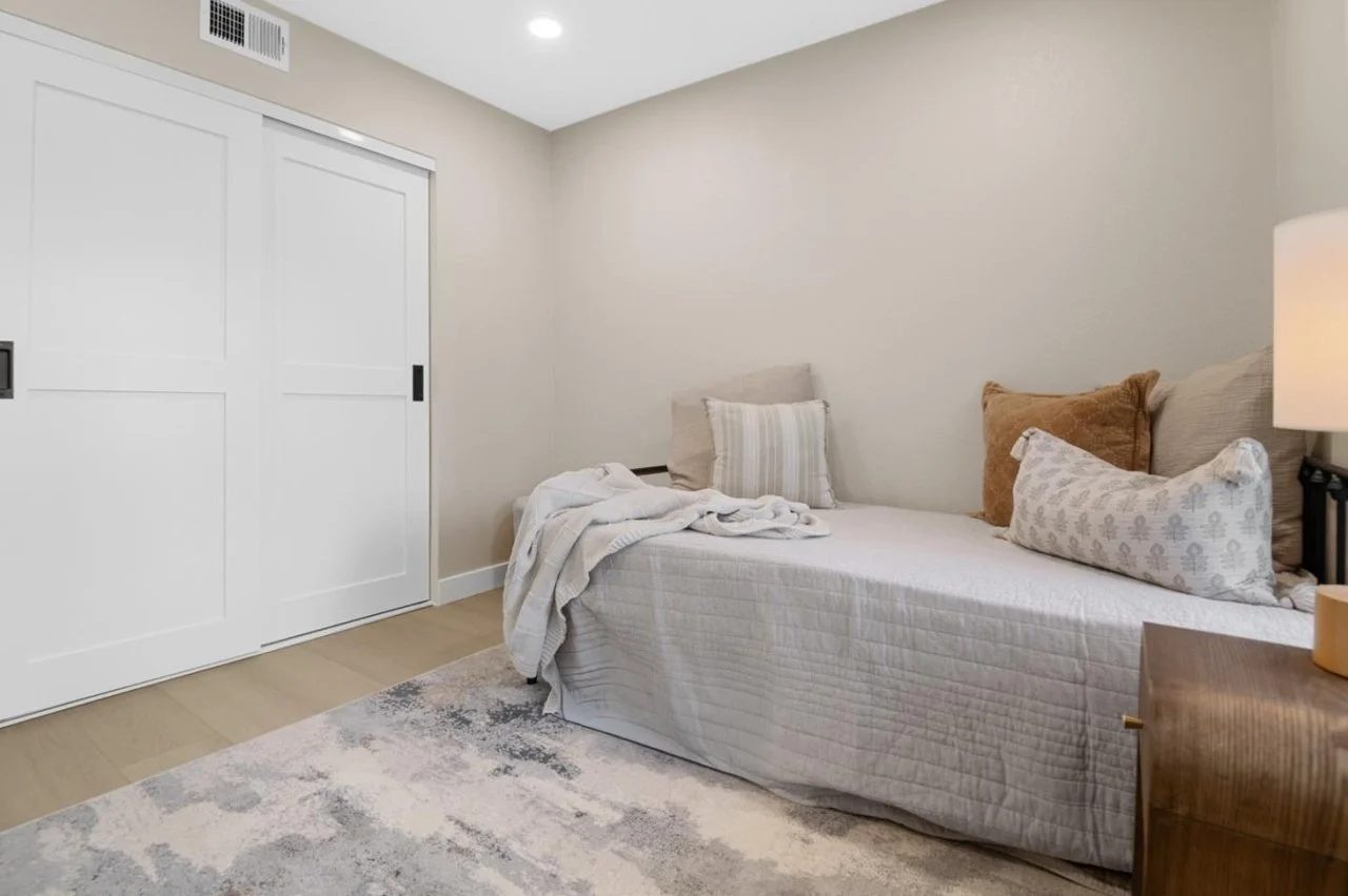 659 Meadow Creek Dr 029.jpg