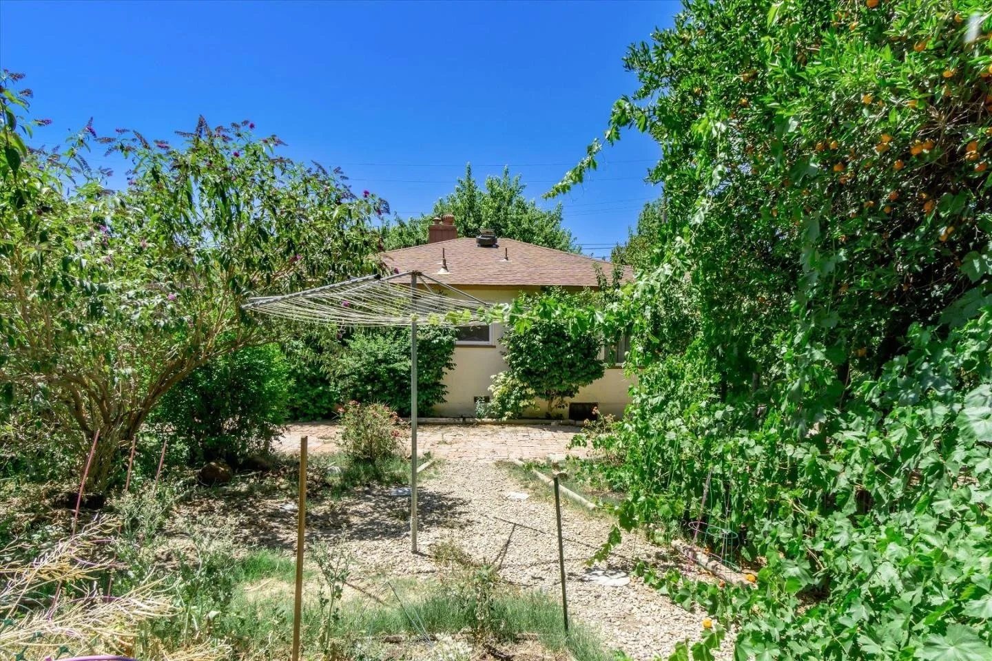 2070 Ricardo Dr 030.jpg